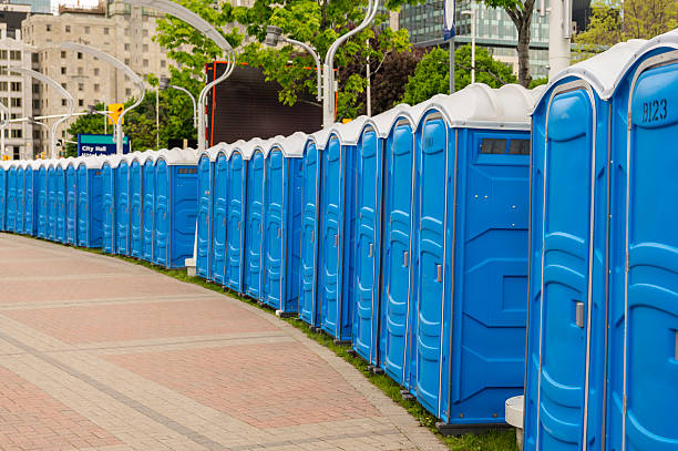Best VIP or Luxury Restroom Trailers  in Twin Lakes, VA